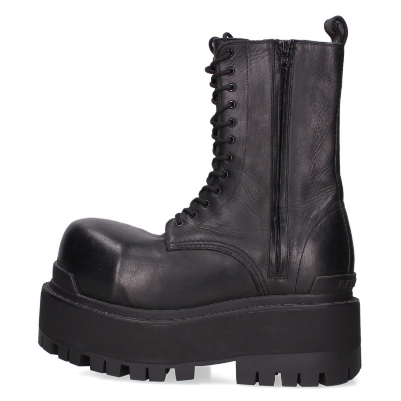 GIANT BOOT 813689